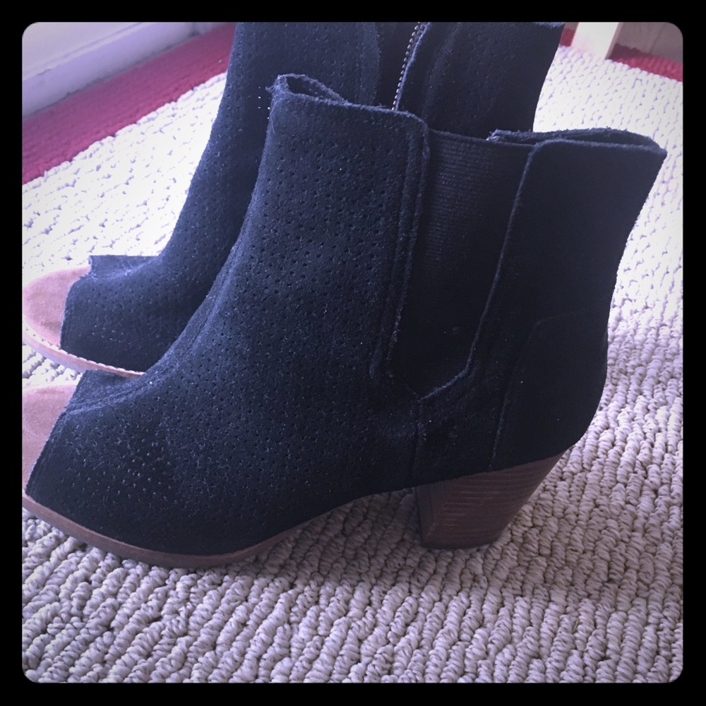 Toms suede peep toe booties size 9